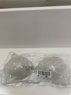 Victoria's Secret Light Heather Gray T-Shirt Bra 38D NWT